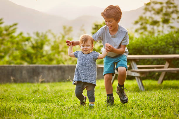 Nhìn thấy em trai điềm báo gì cho công việc và tình yêu?