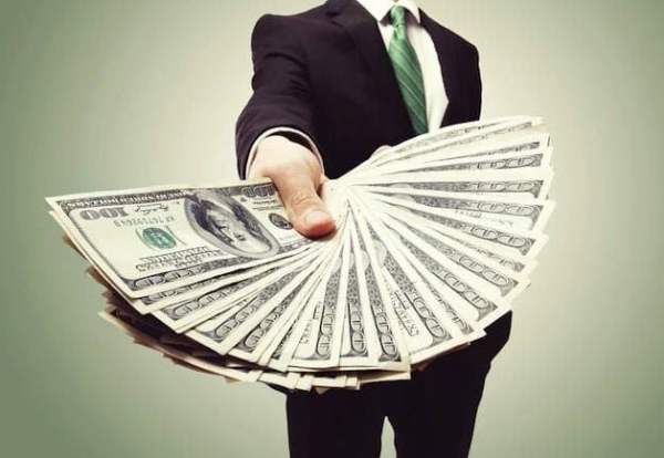 Nằm mê thấy người chết cho tiền nhưng tiền bị rơi