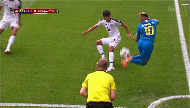 Vũ khí đã tạo nên và cũng từng khiến Neymar trả giá